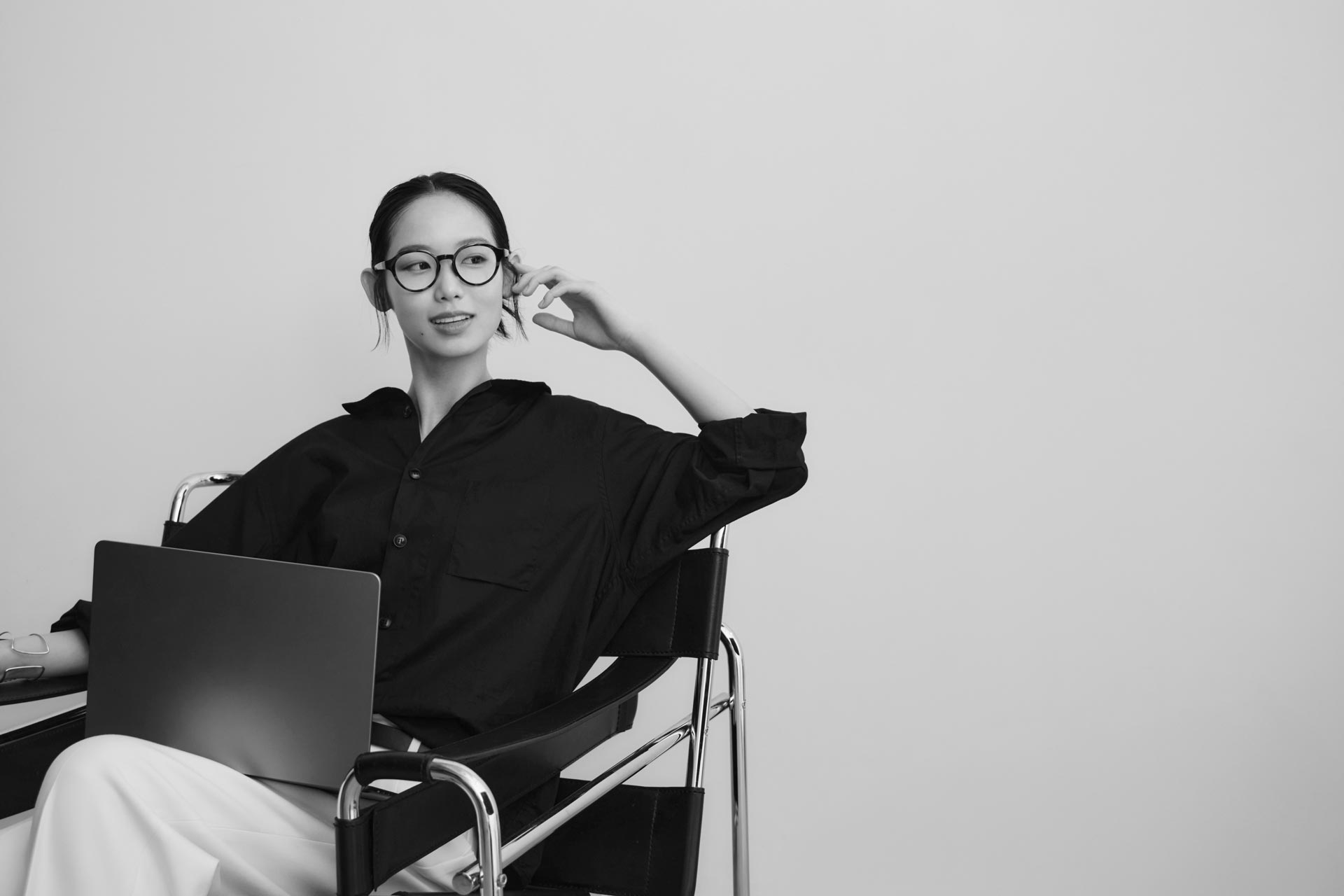 MEGLASSのコンセプト紹介ページへ