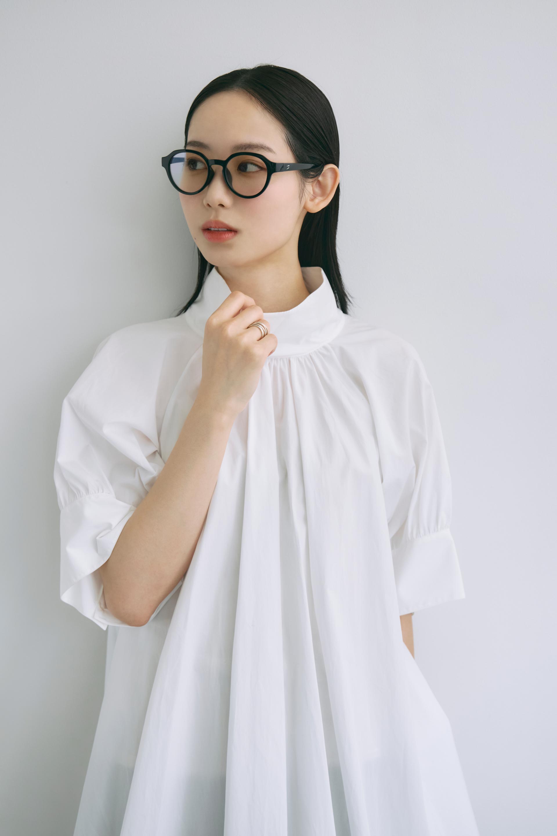 MEGLASS公式Instagramを見る